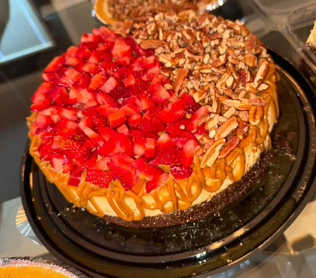 Flan Mitad y Mitad — Cajeta, Nuez & Fresa